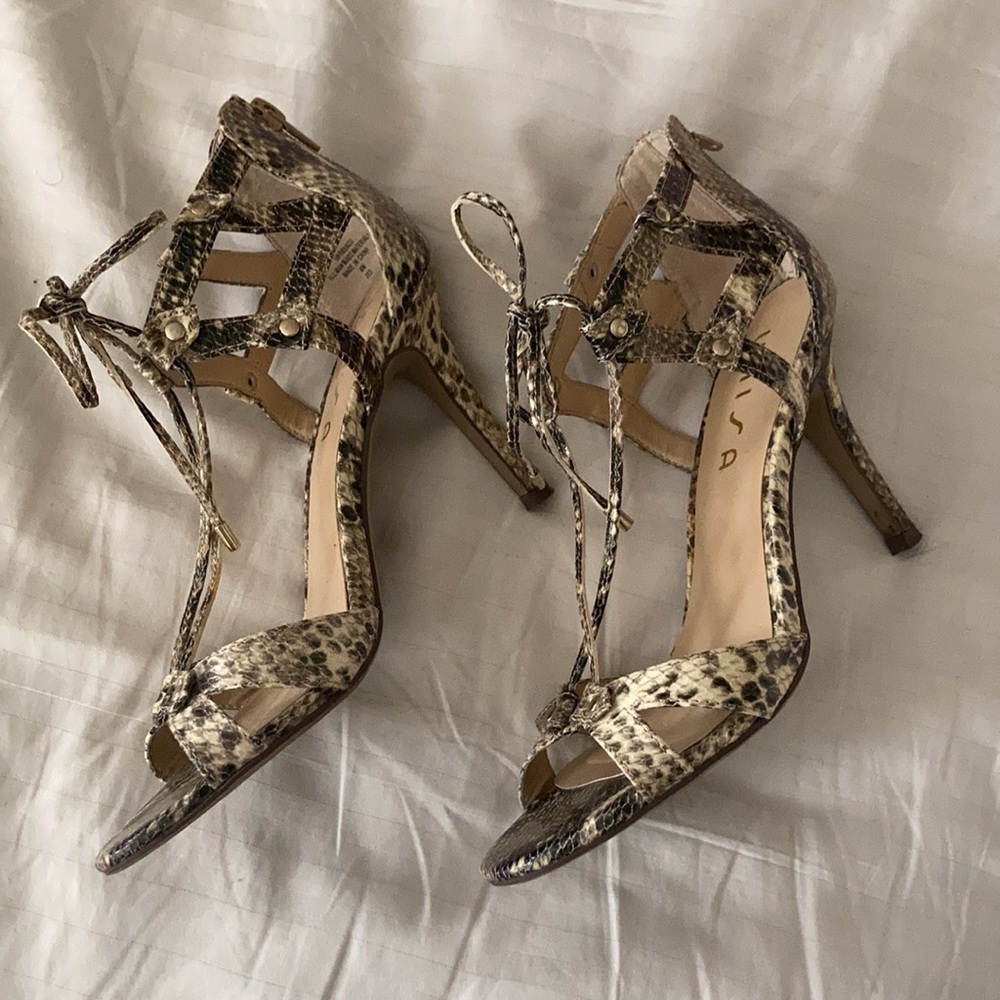 Heels - Picture 3 of 4